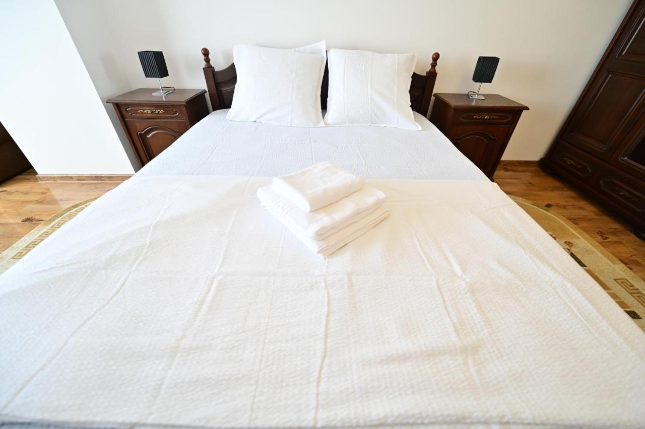 Vacation Apartment With Free Parking Сибиу Екстериор снимка
